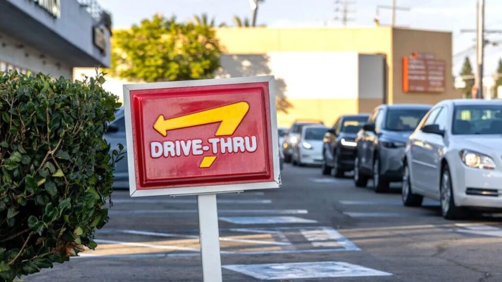 College Student Jumps Through In-N-Out Window With Spatula to Save Workers From Alleged Attack
