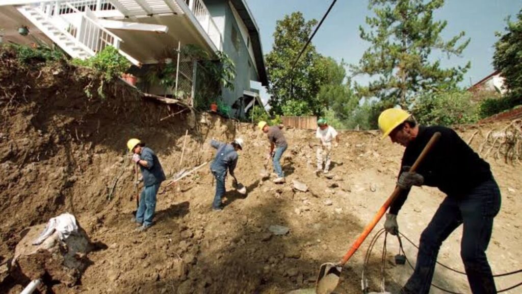 El Niño Warning Los Angeles County Prepares for Floods, Mudslides and Emergency Evacuations