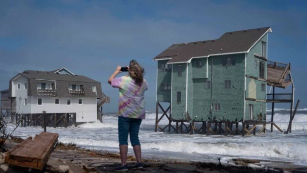 Nor’easter Threatens the East Coast With Flooding, 50-MPH Winds and Heavy Rain This Weekend