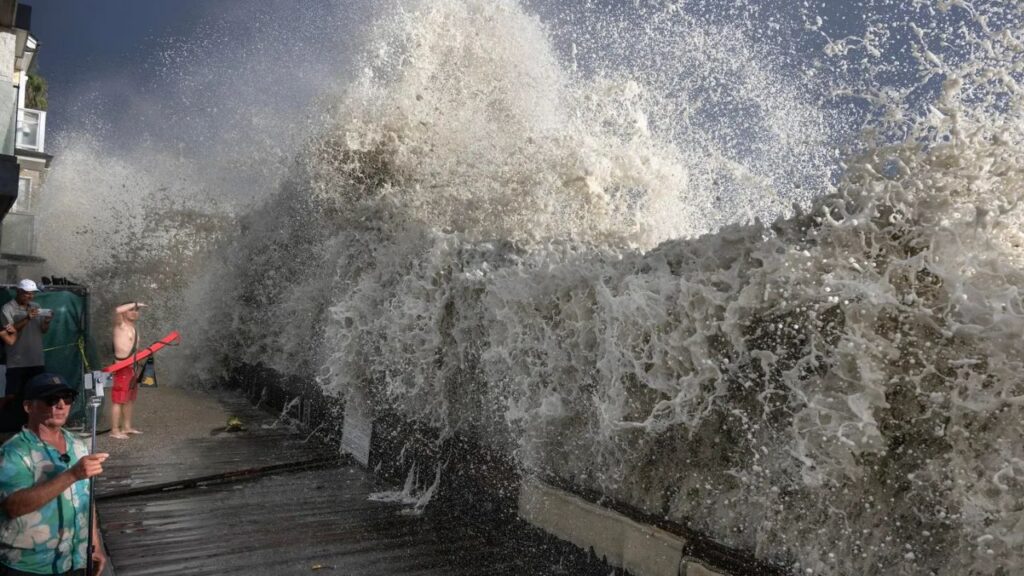 Rare September Rain Hits Los Angeles After Hurricane Marie Remnants Sweep Into Southern California